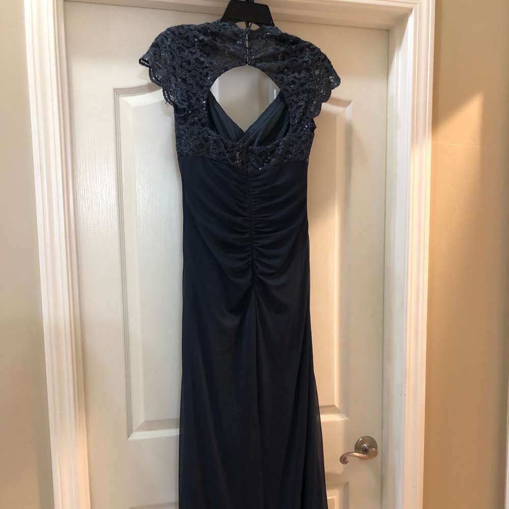 Formal dress - Picture 4 of 5